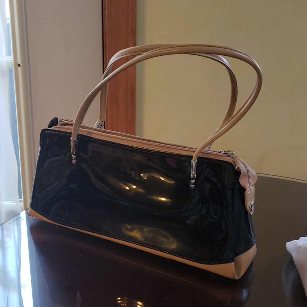 Beijo black-and-tan patent leather purse